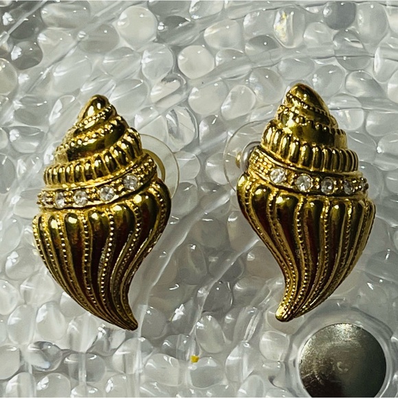 Kenneth Lane KJL For Avon 1989/unworn Conch Seashell Post 4 pierced ear Earrings - Picture 1 of 8